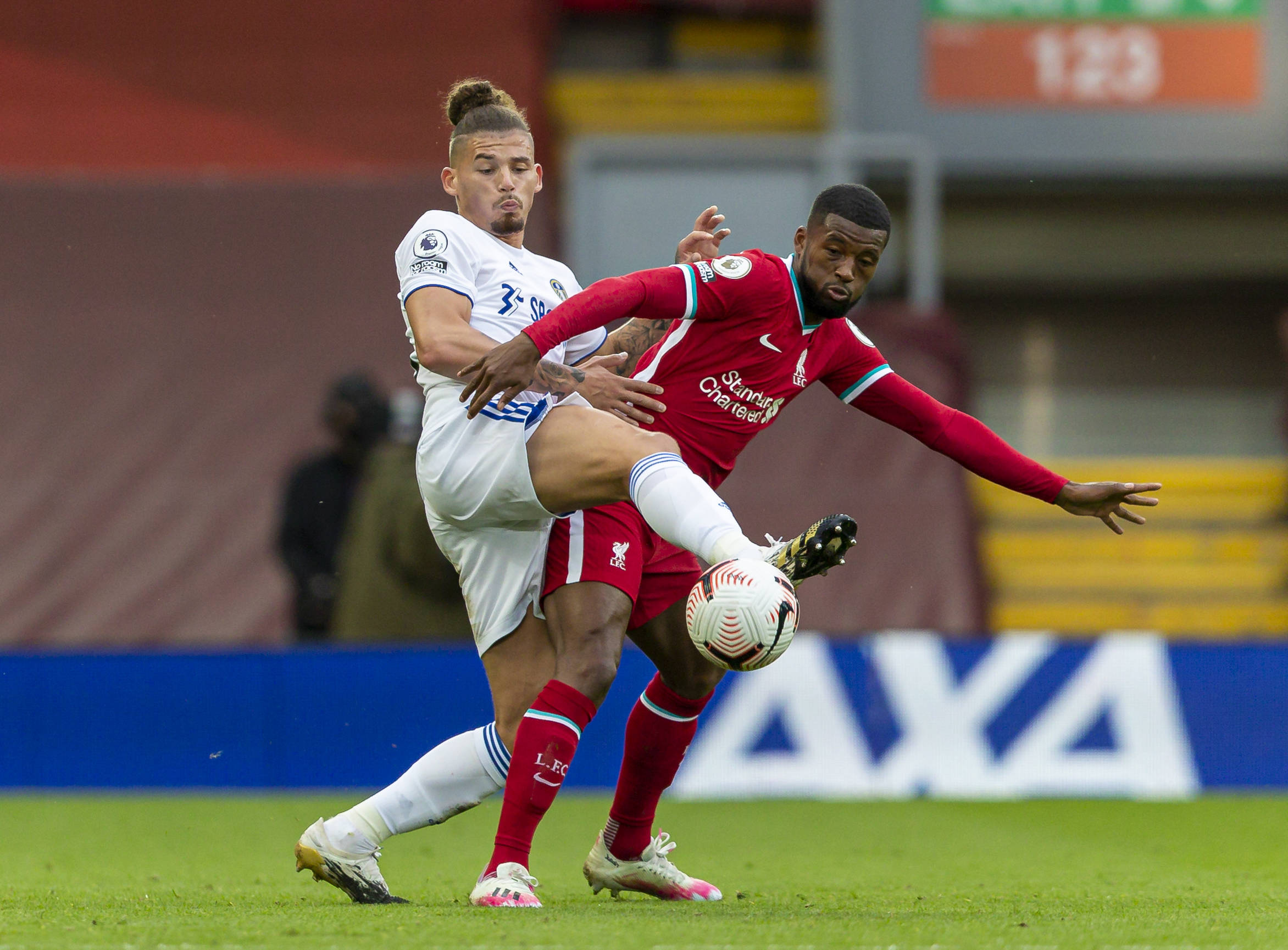 以及一名高 以及一名高